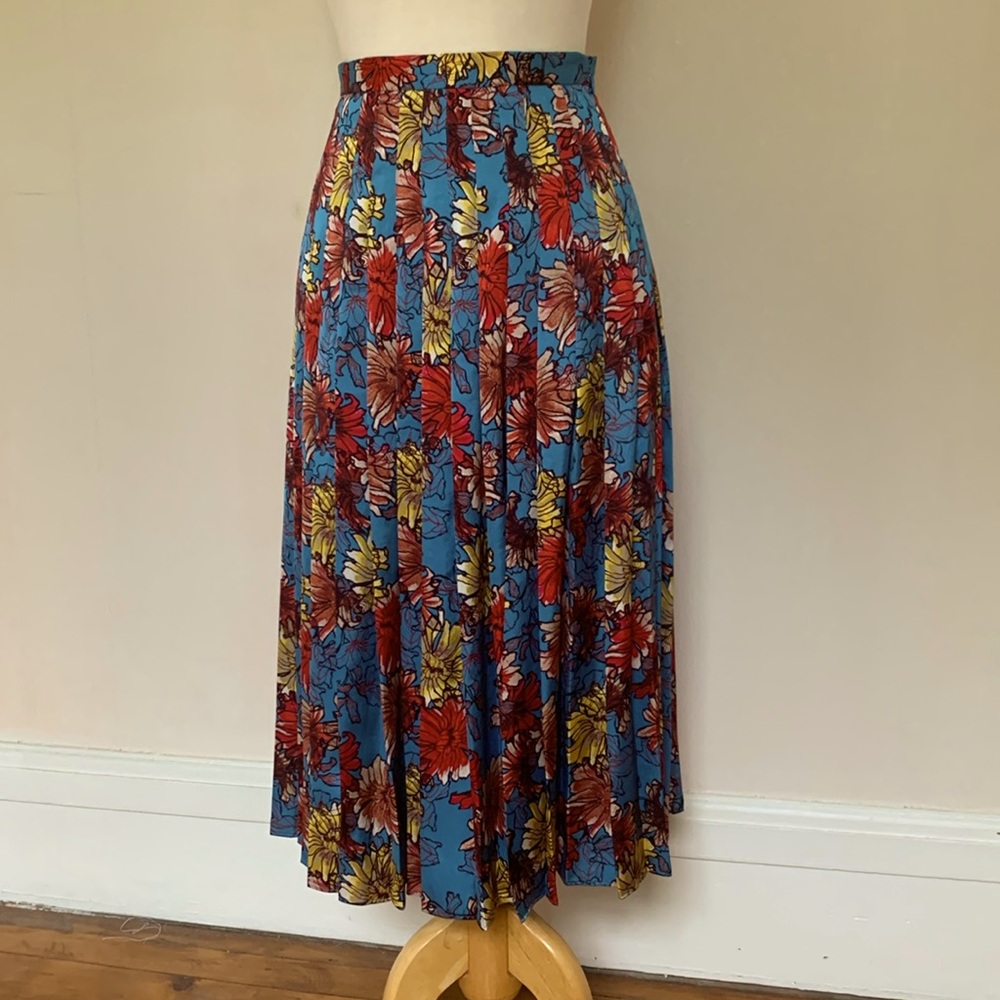 Aritzia pleated skirt Little Moon